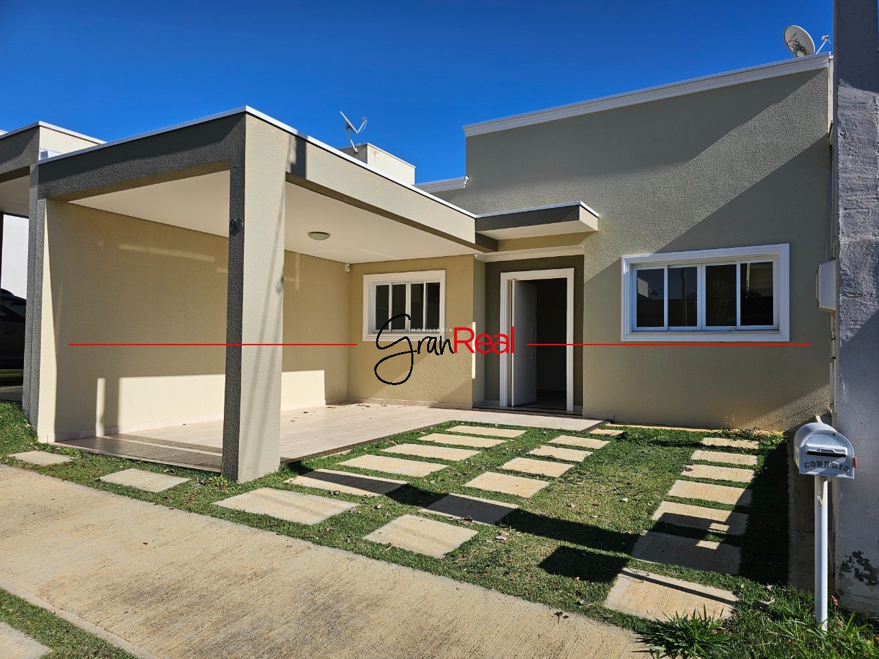 Casa para alugar com 3 quartos, 150m² - Foto 1
