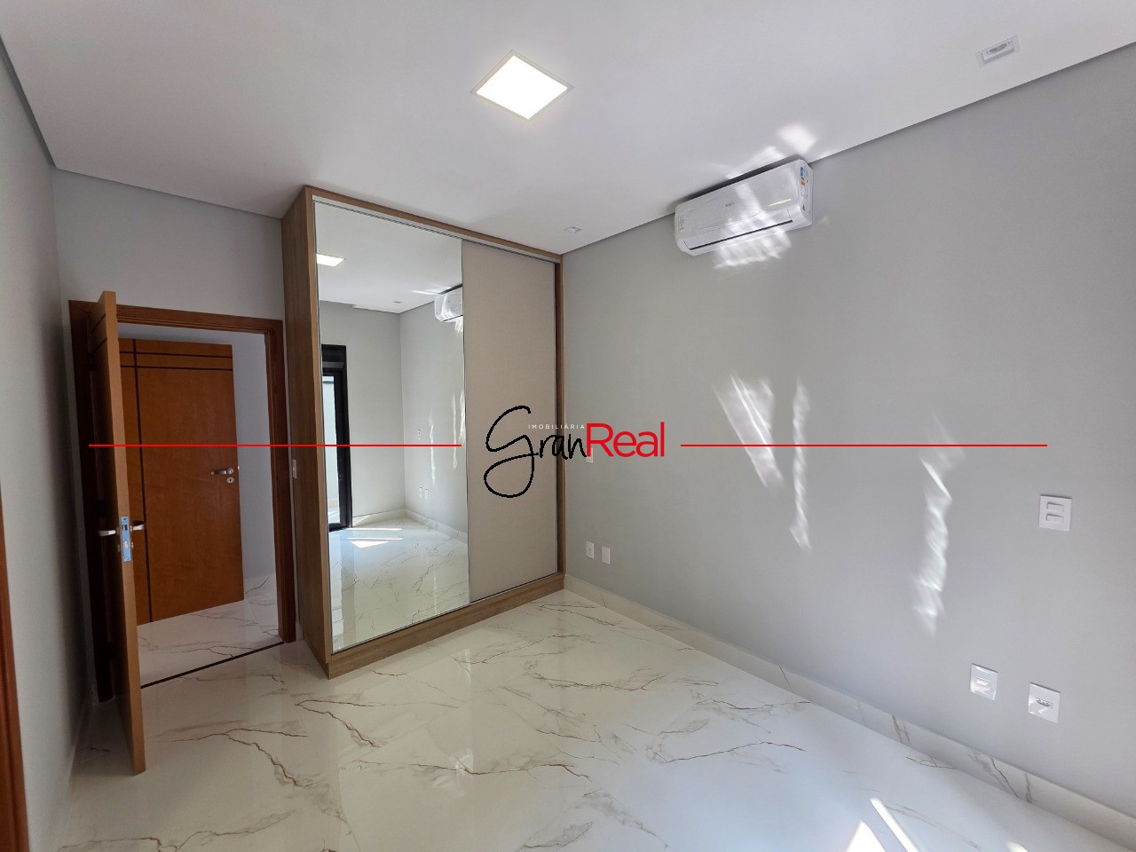 Casa, 4 quartos, 245 m² - Foto 34