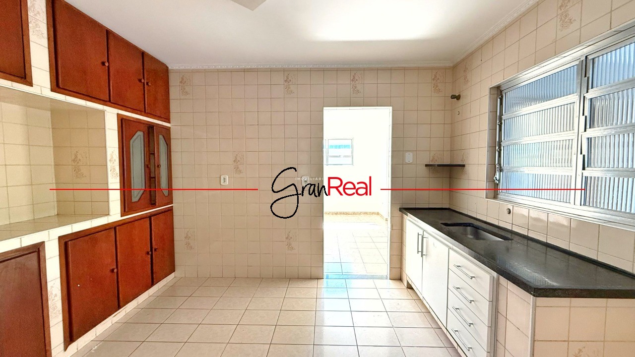 Casa à venda com 3 quartos, 179m² - Foto 11