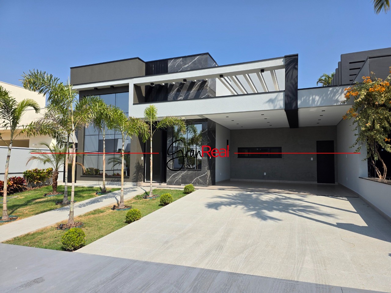 Casa, 4 quartos, 245 m² - Foto 1