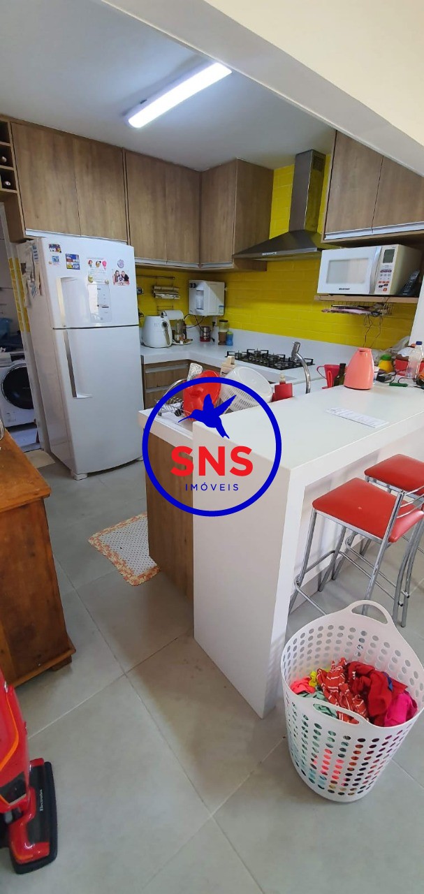 Casa à venda com 3 quartos, 100m² - Foto 4