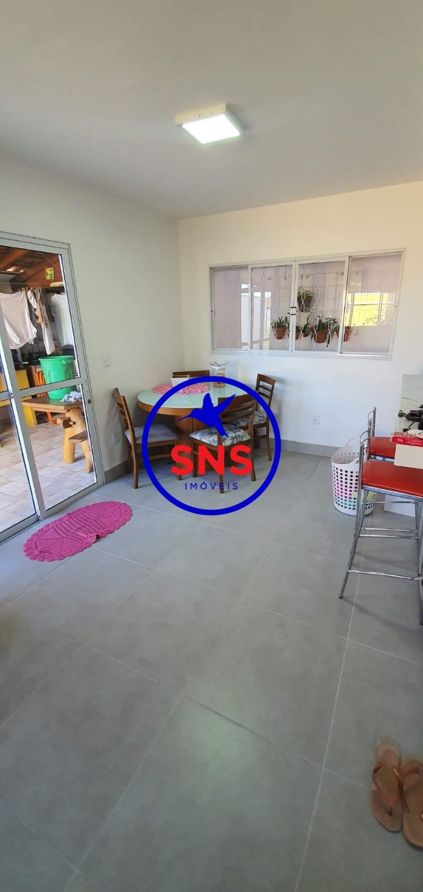 Casa à venda com 3 quartos, 100m² - Foto 3
