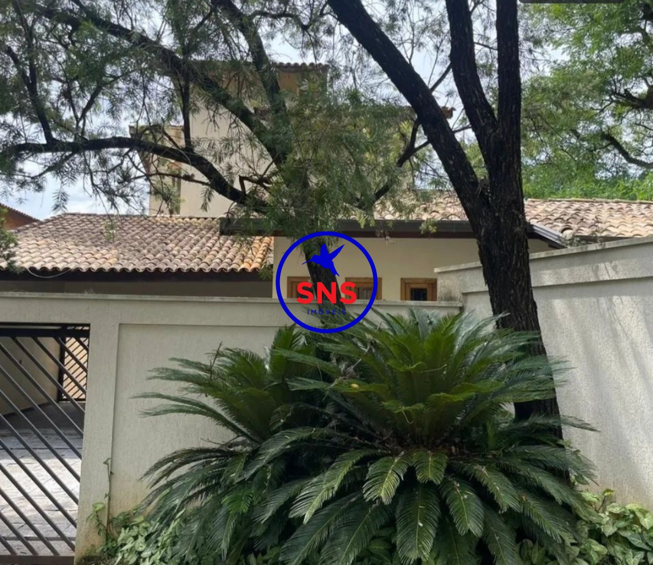 Casa de Condomínio à venda e aluguel com 3 quartos, 380m² - Foto 2