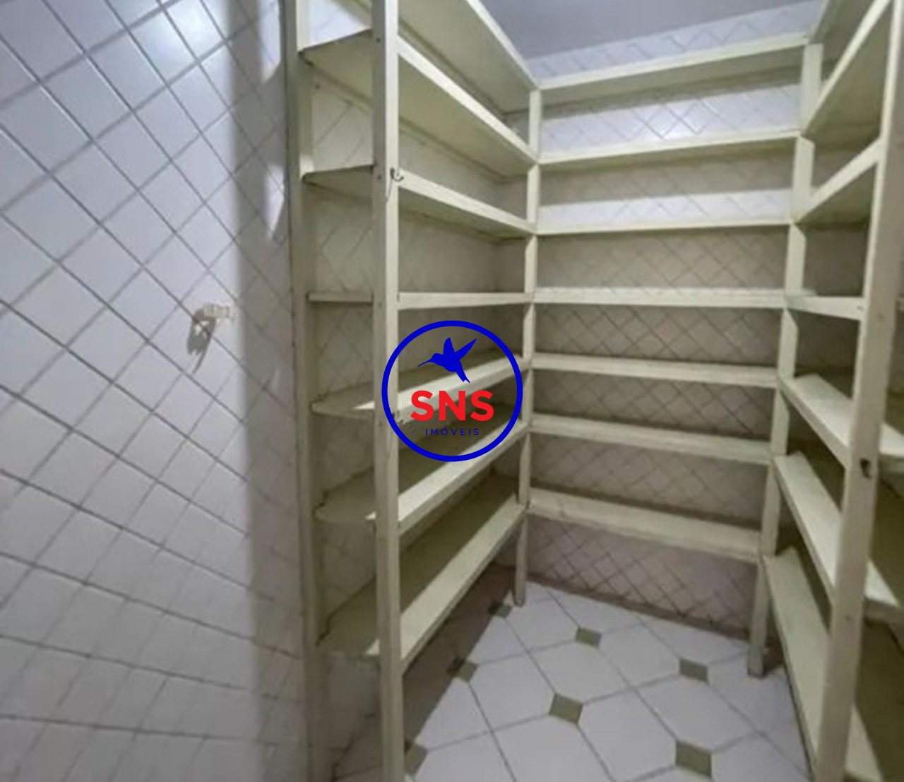 Casa de Condomínio à venda e aluguel com 3 quartos, 380m² - Foto 9