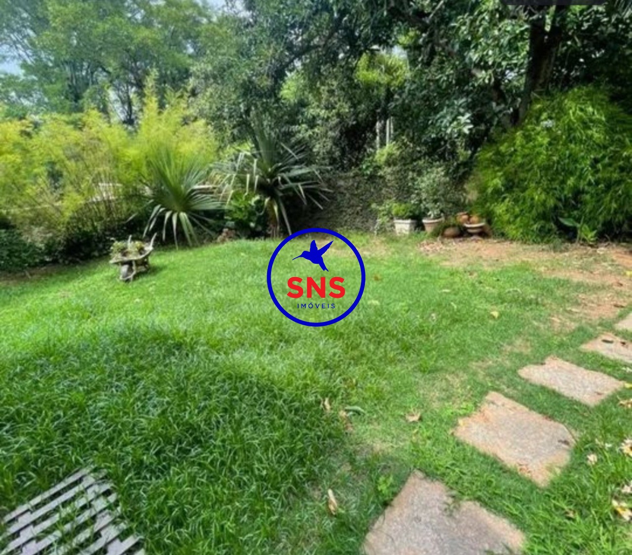 Casa de Condomínio à venda e aluguel com 3 quartos, 380m² - Foto 17