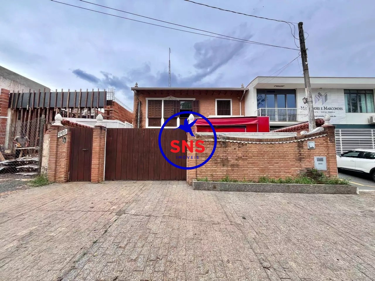 Casa, 3 quartos, 272 m² - Foto 1