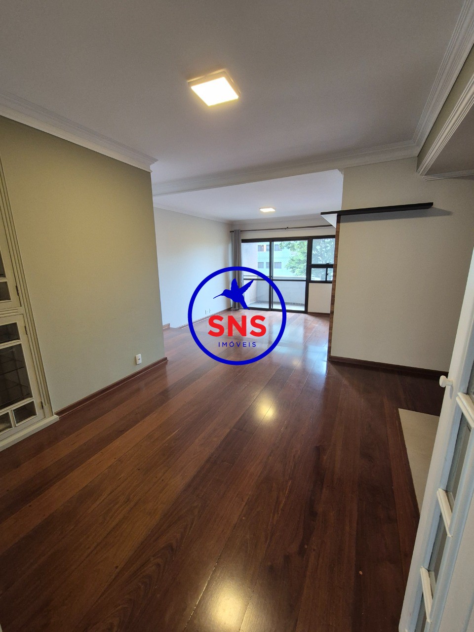 Apartamento à venda com 3 quartos, 121m² - Foto 2