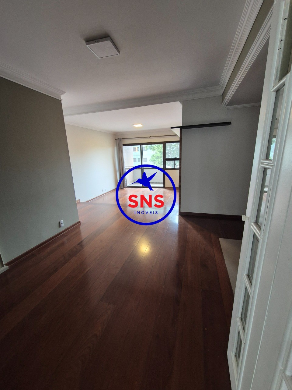 Apartamento à venda com 3 quartos, 121m² - Foto 3