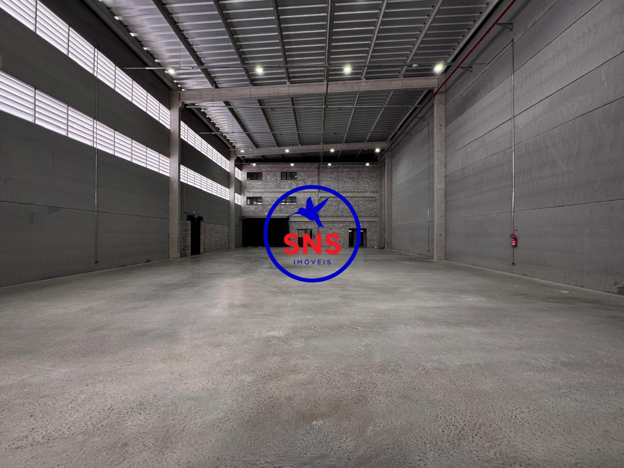 Depósito-Galpão-Armazém para alugar, 1130m² - Foto 2
