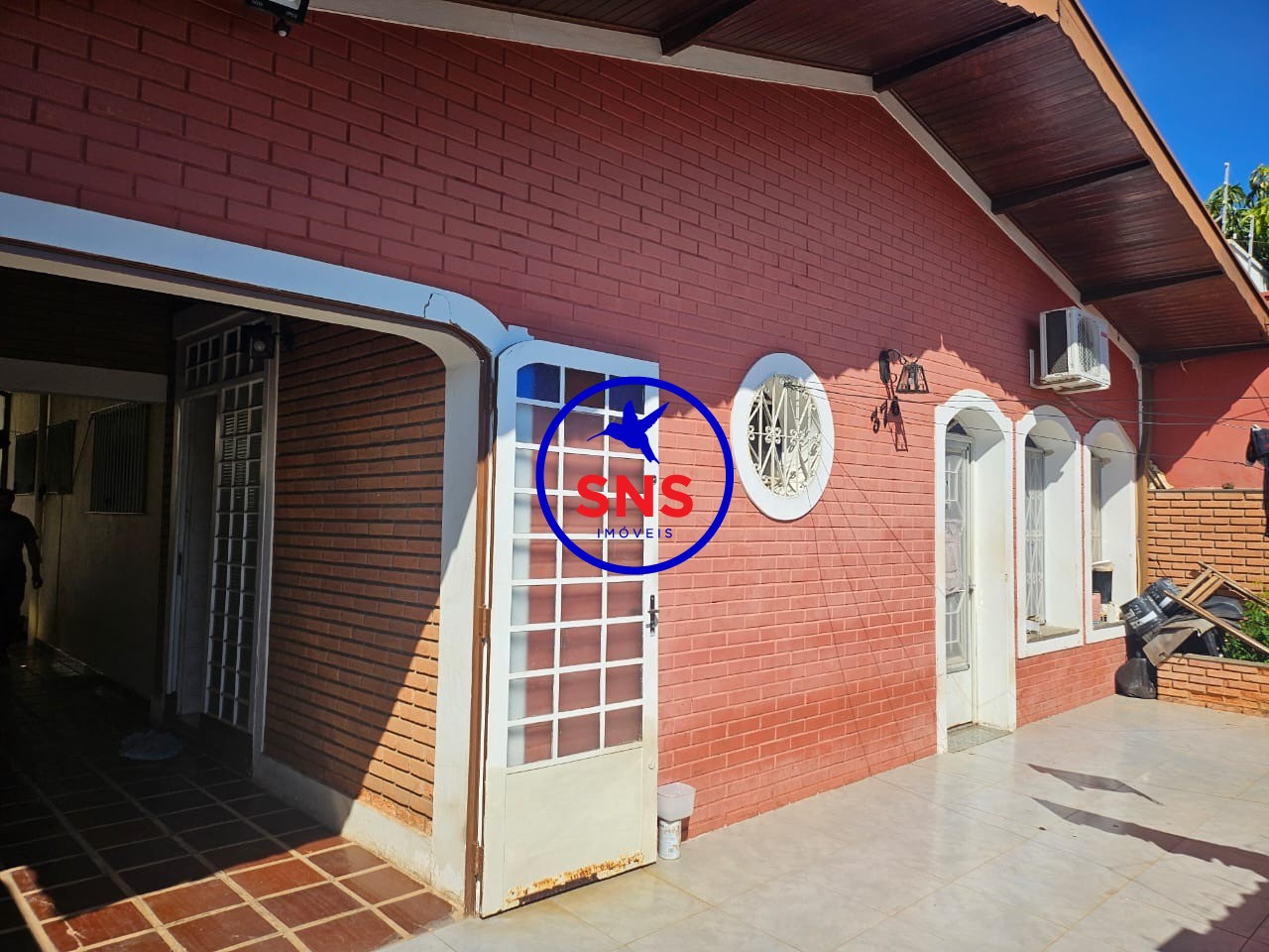 Casa à venda com 4 quartos, 125m² - Foto 2