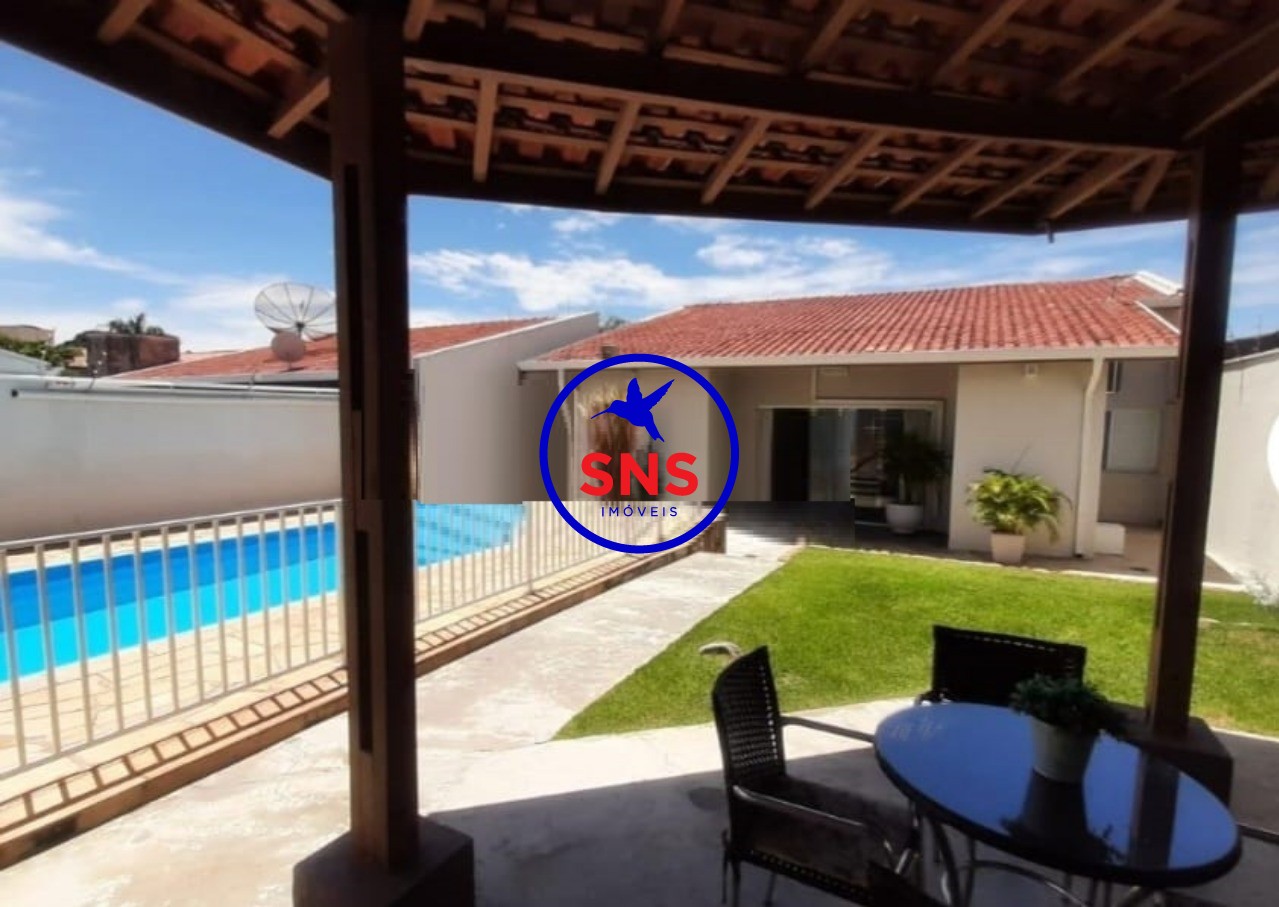 Casa, 4 quartos, 262 m² - Foto 1
