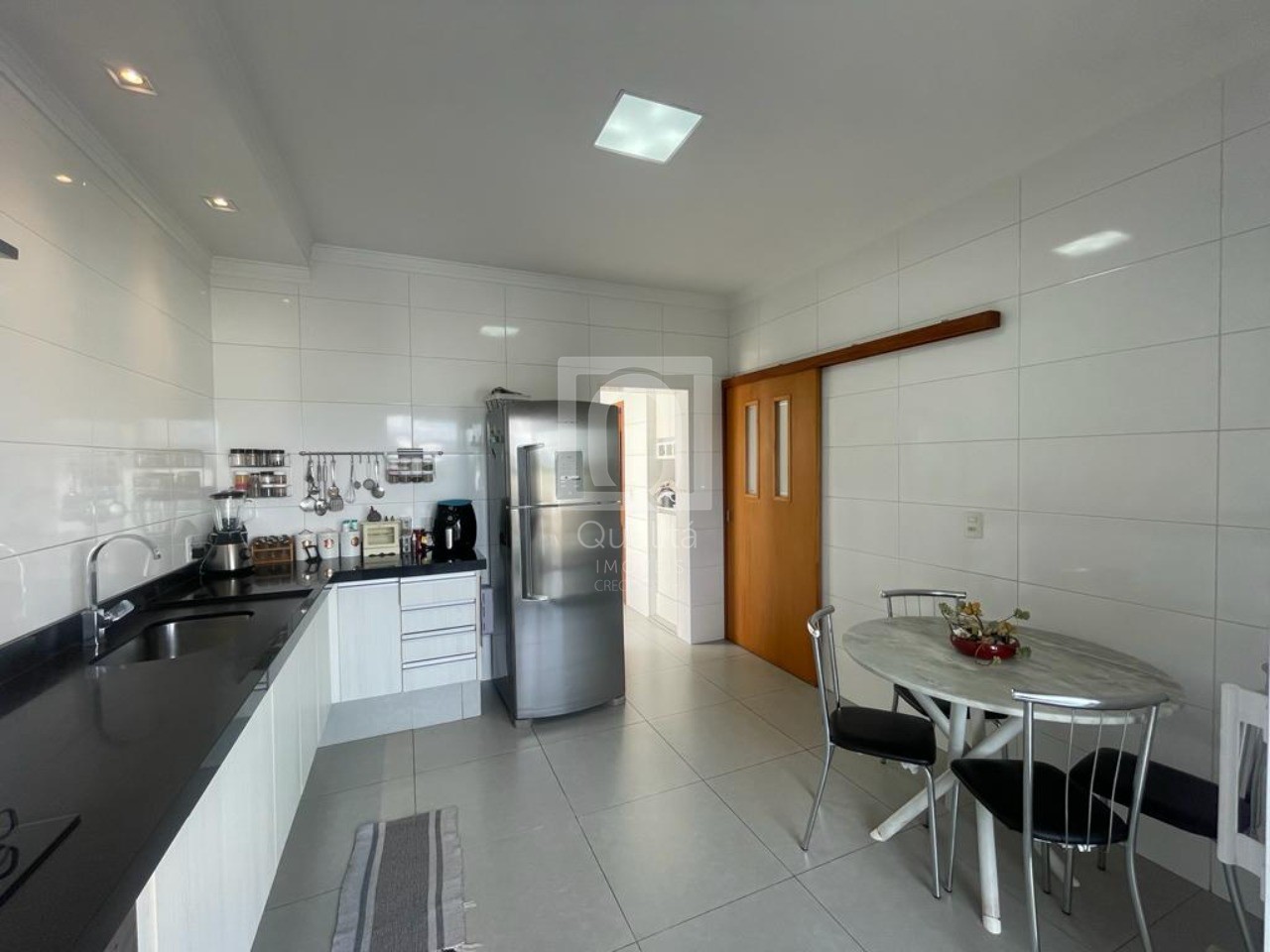 Casa de Condomínio à venda e aluguel com 4 quartos, 322m² - Foto 8