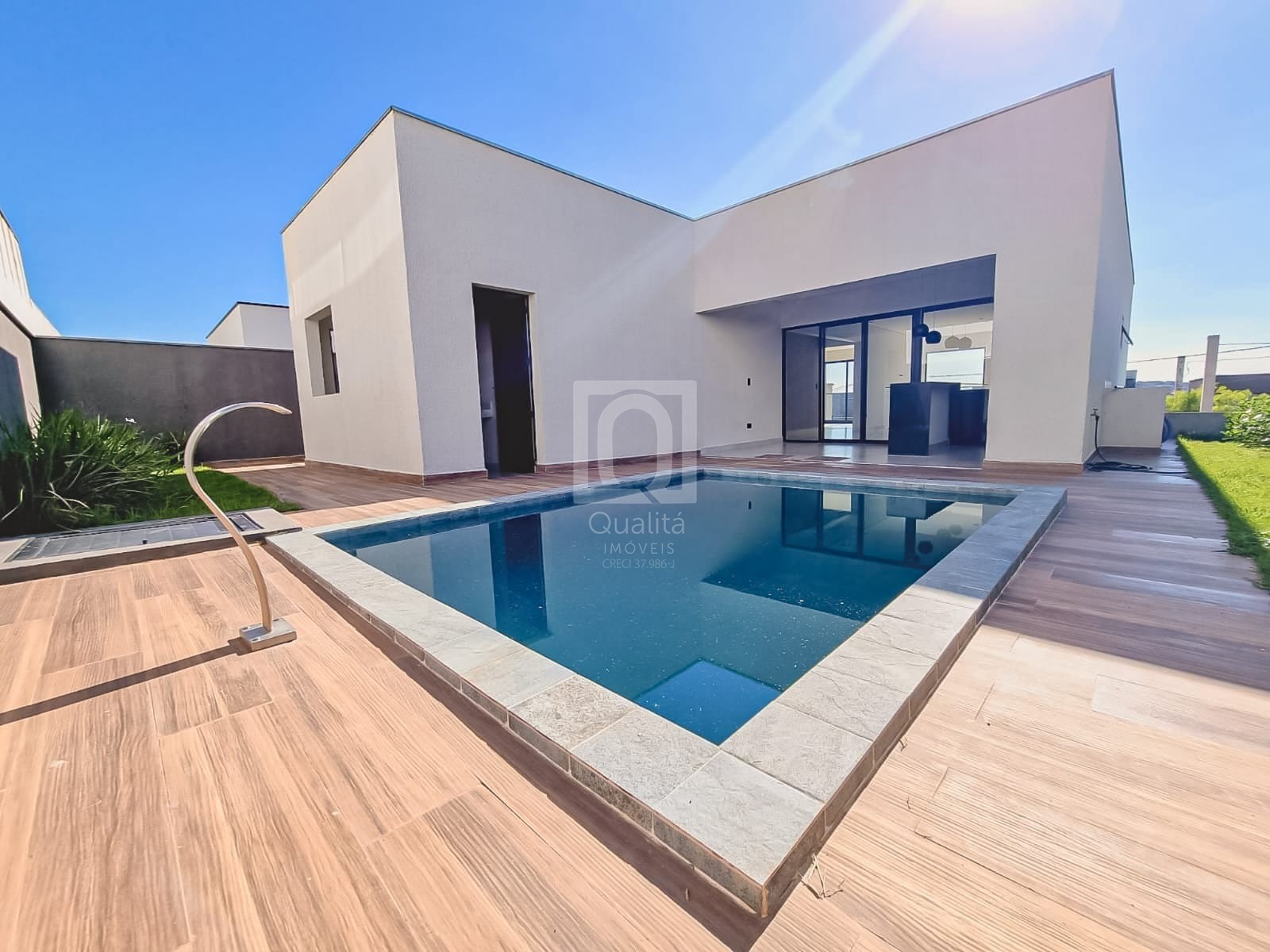 Casa de Condomínio à venda com 3 quartos, 308m² - Foto 1