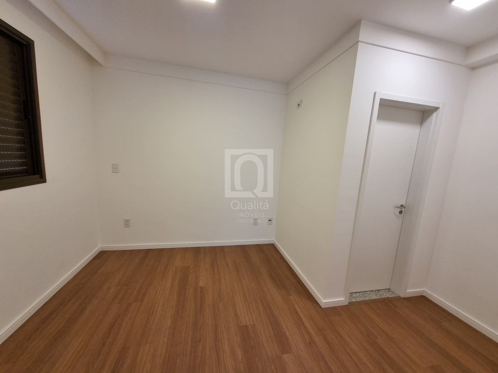Apartamento à venda com 2 quartos, 67m² - Foto 11