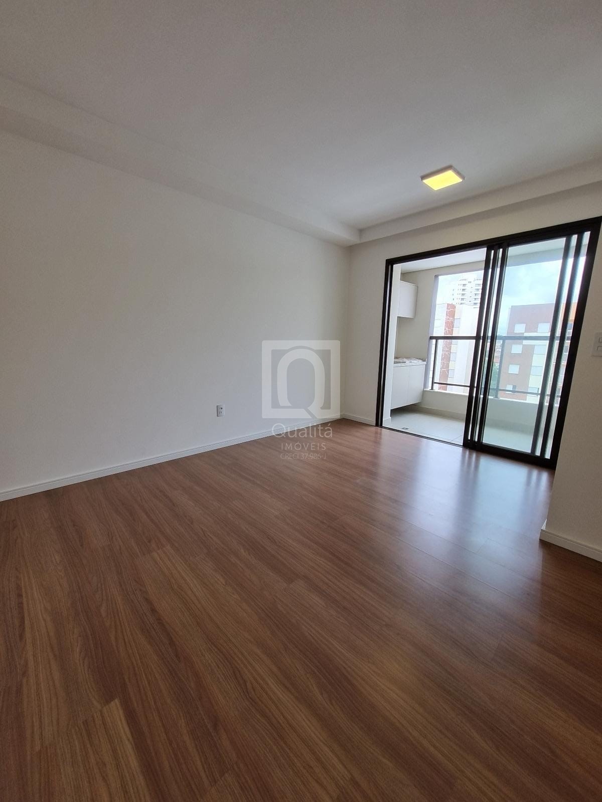 Apartamento à venda com 2 quartos, 67m² - Foto 4