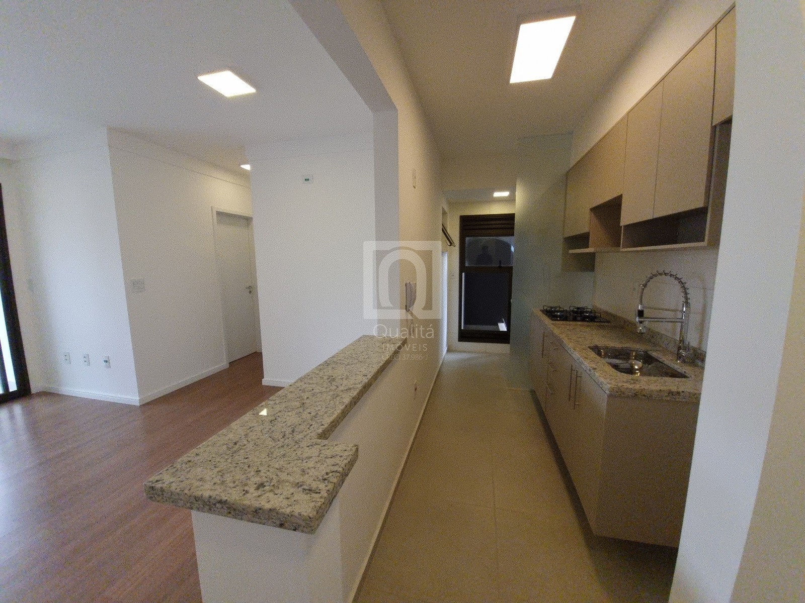 Apartamento à venda com 2 quartos, 67m² - Foto 1