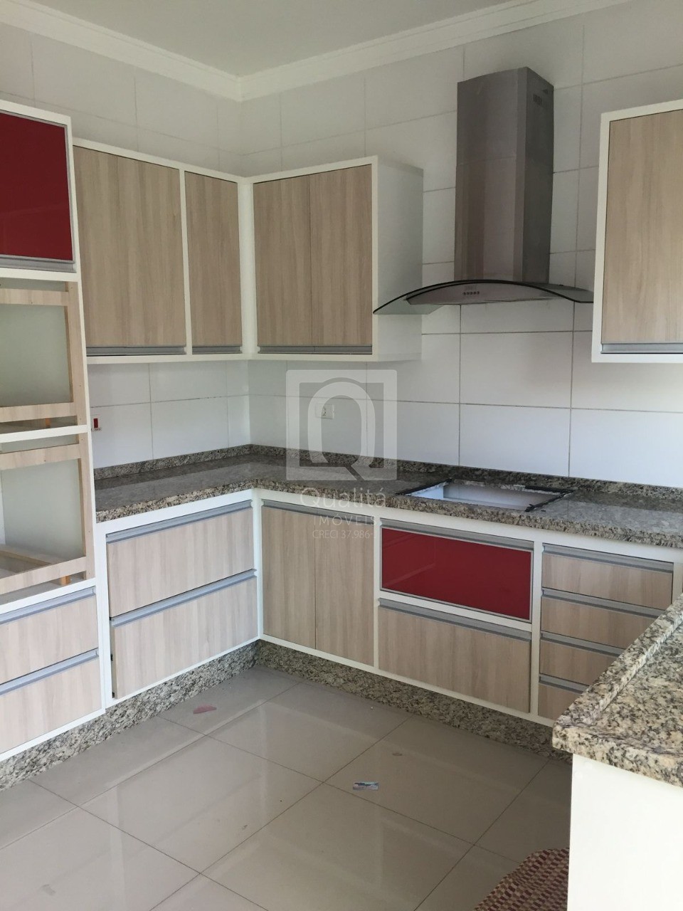 Casa de Condomínio à venda e aluguel com 4 quartos, 175m² - Foto 1