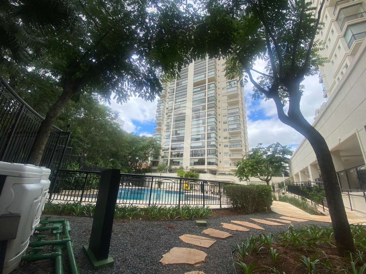 Apartamento à venda com 4 quartos, 247m² - Foto 21