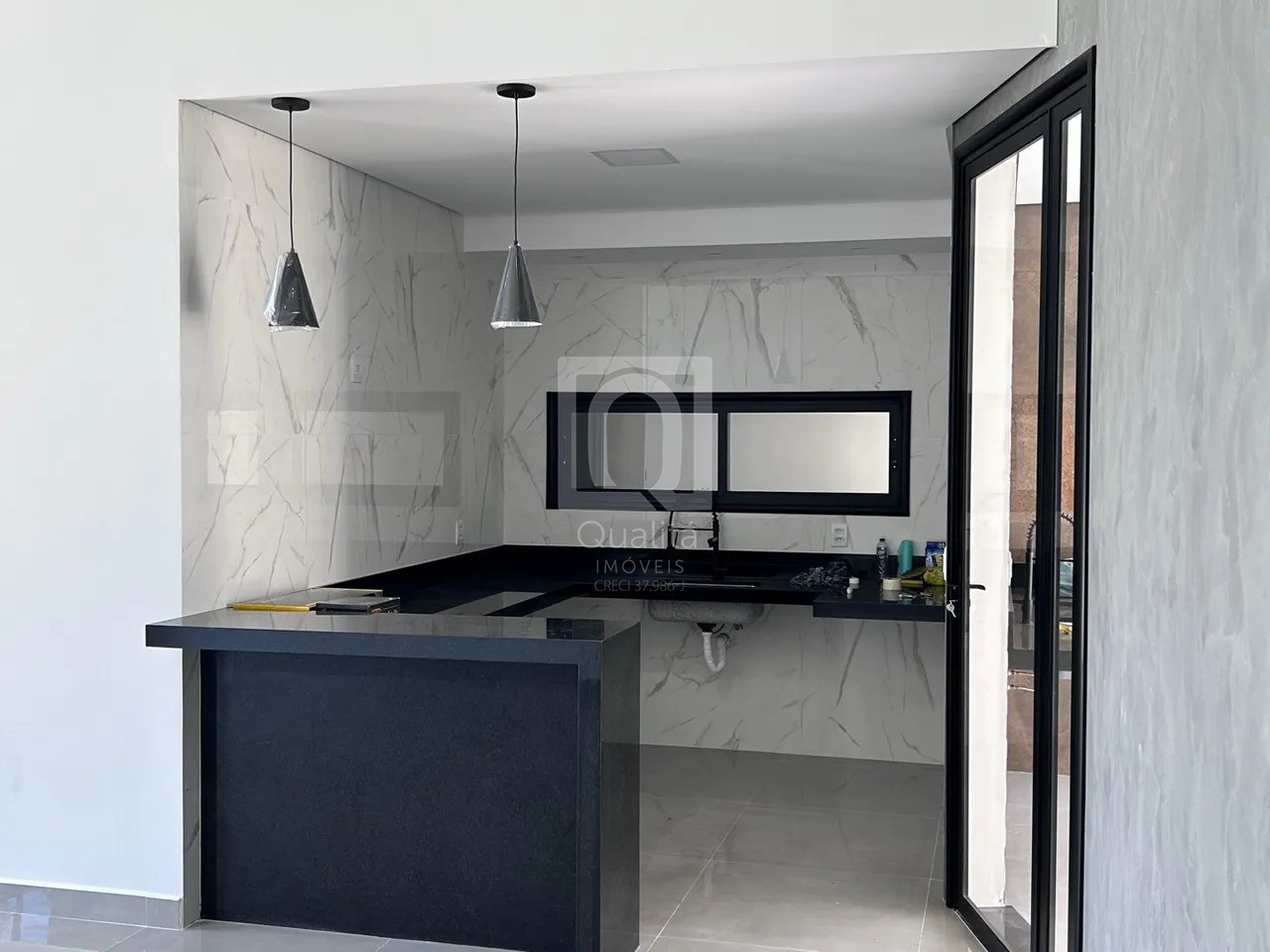 Casa de Condomínio à venda com 3 quartos, 212m² - Foto 3