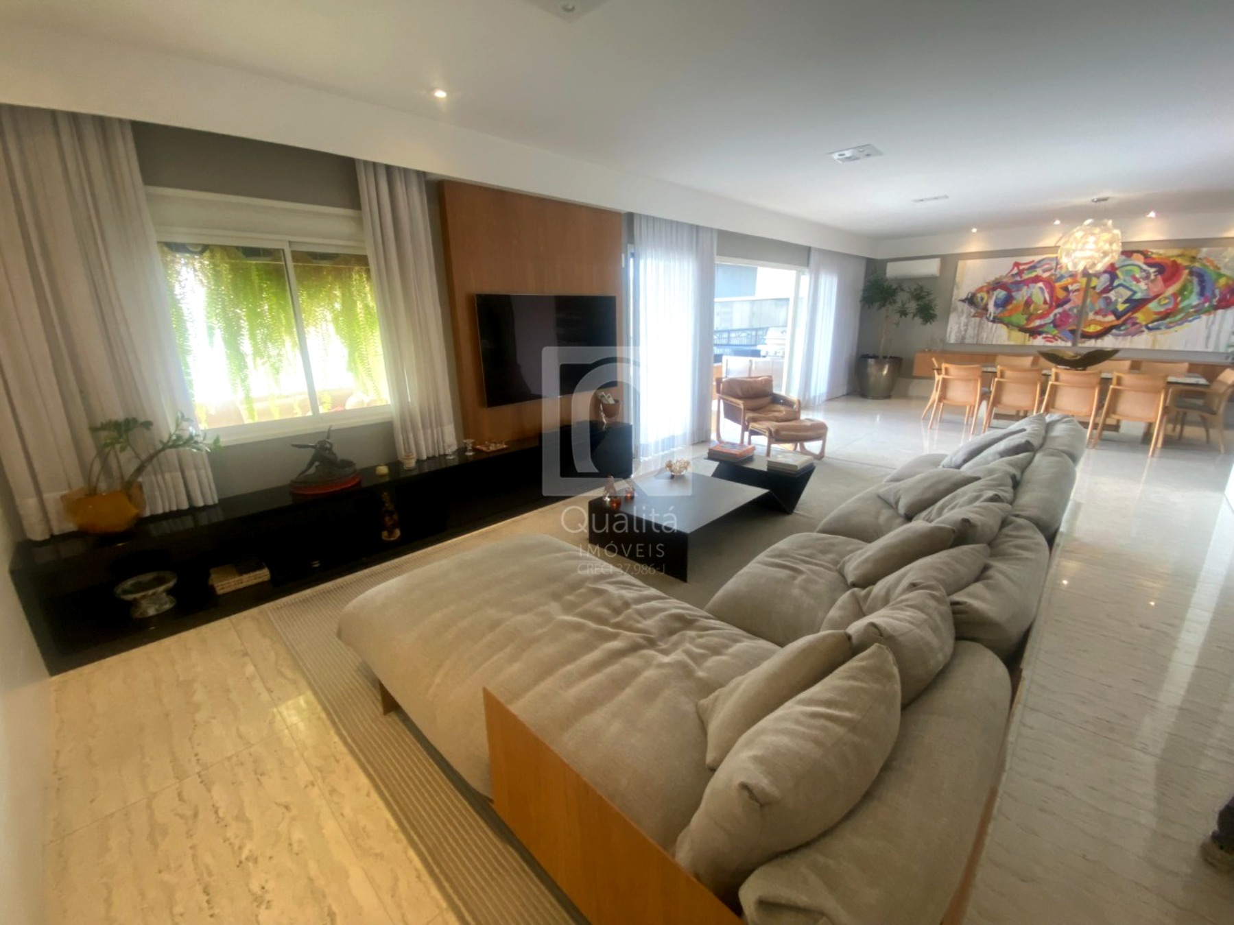 Apartamento à venda com 4 quartos, 247m² - Foto 1