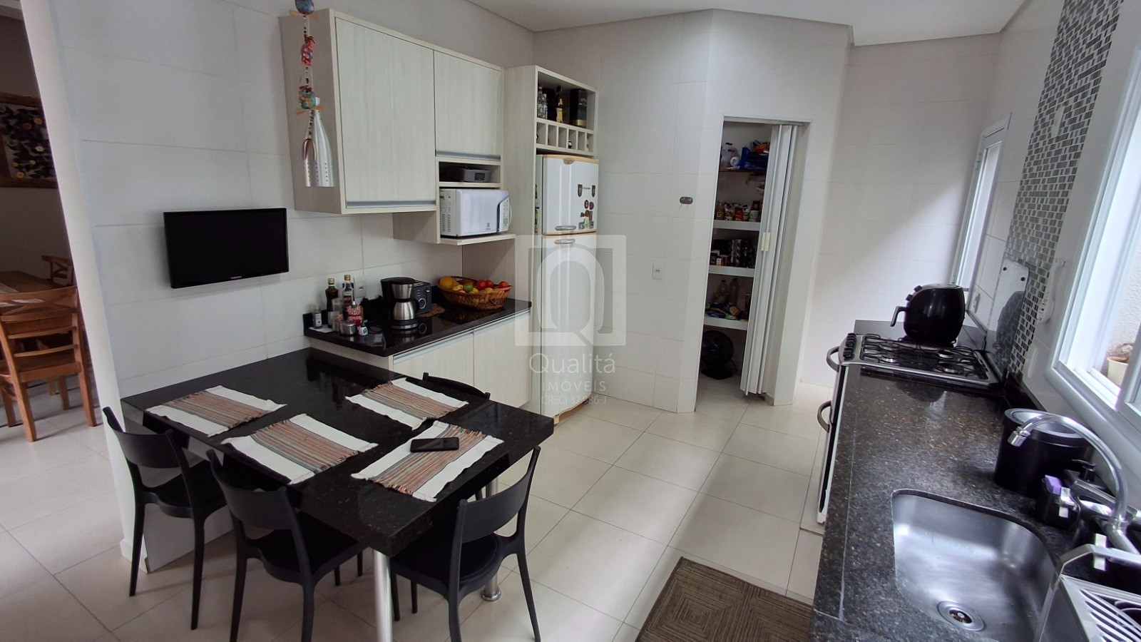 Casa de Condomínio à venda com 3 quartos, 180m² - Foto 4