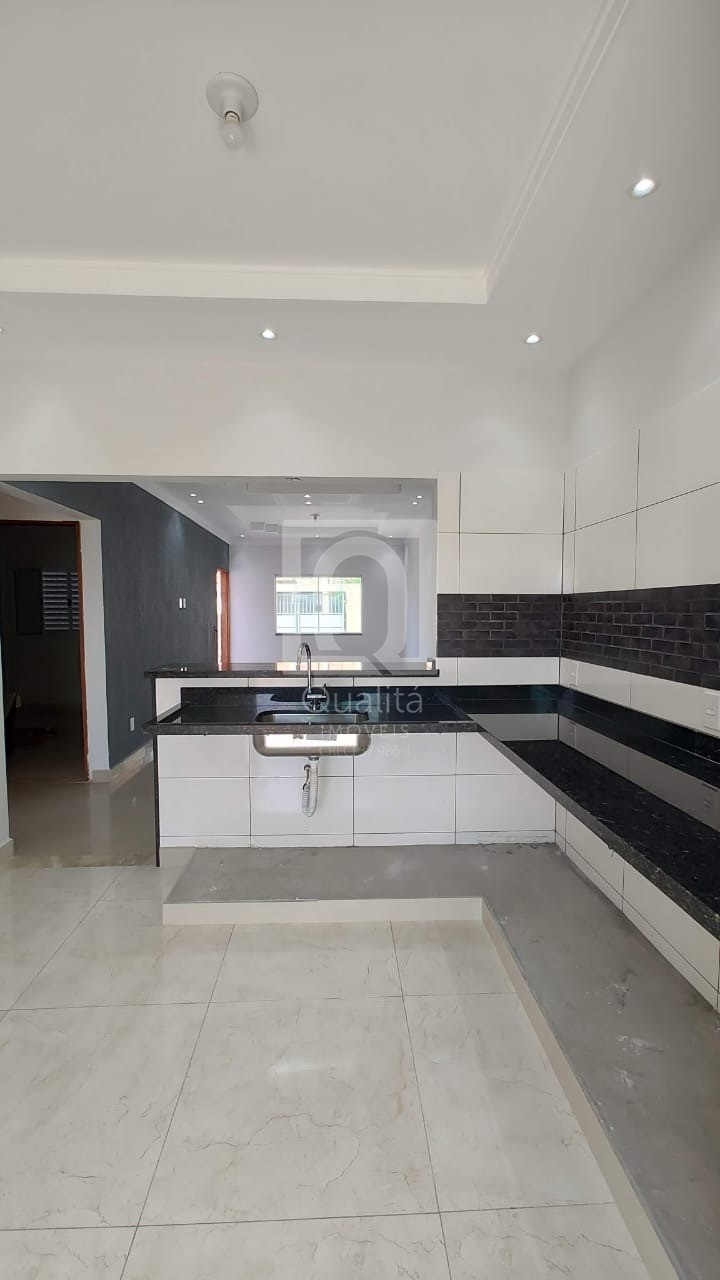 Casa à venda com 2 quartos, 75m² - Foto 4