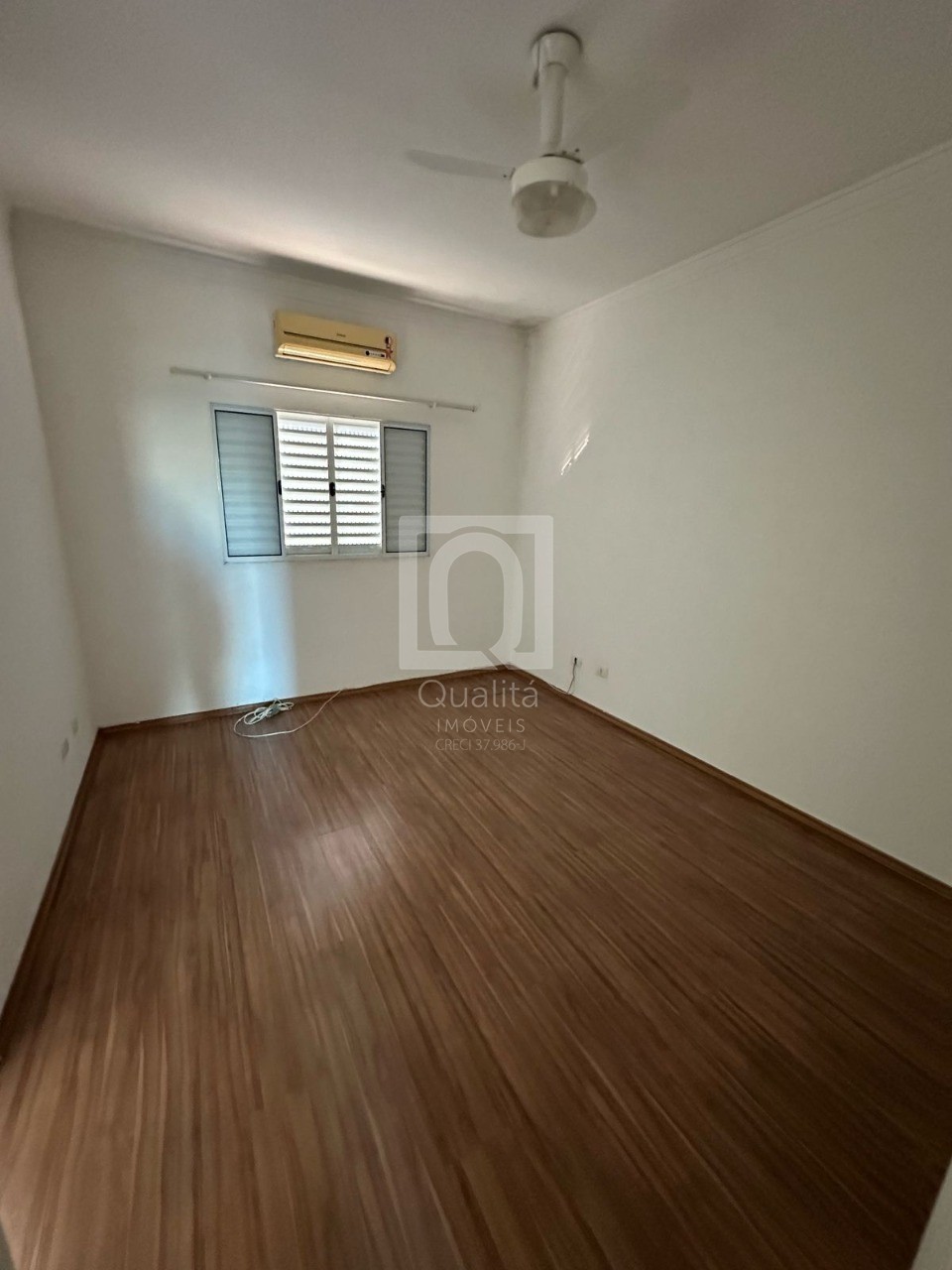 Casa de Condomínio à venda e aluguel com 4 quartos, 175m² - Foto 14