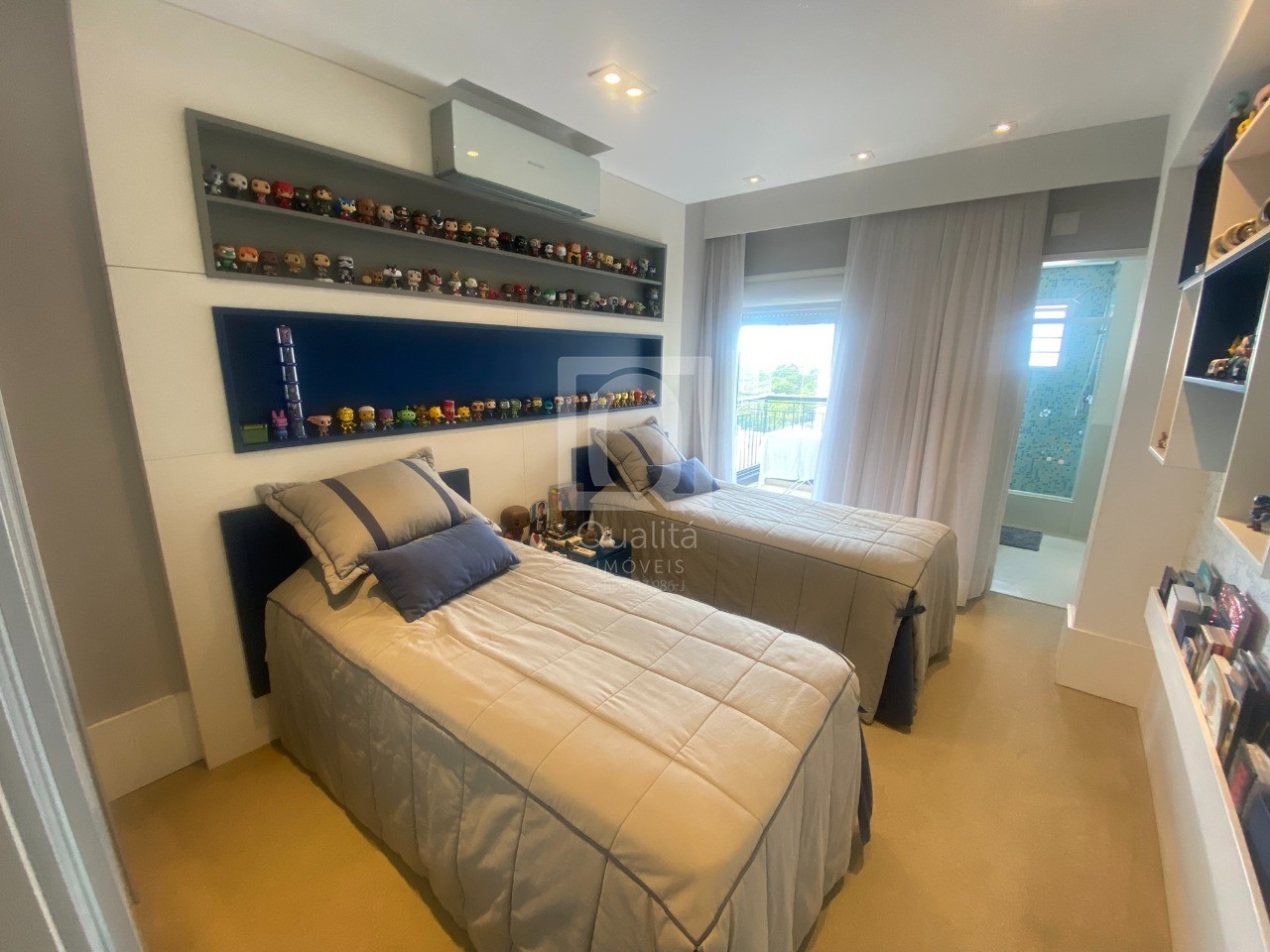 Apartamento à venda com 4 quartos, 247m² - Foto 18