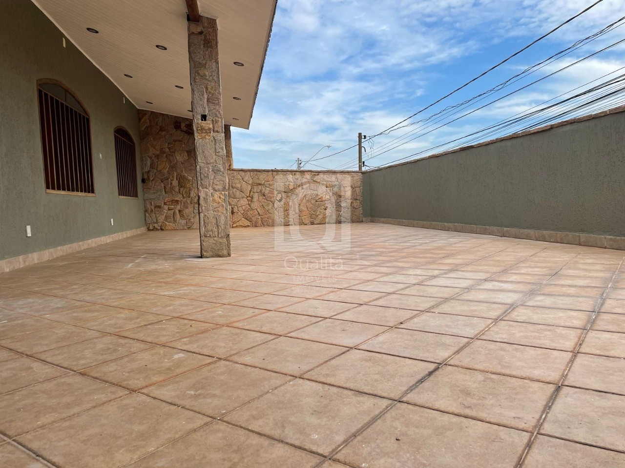 Casa à venda com 3 quartos, 420m² - Foto 3