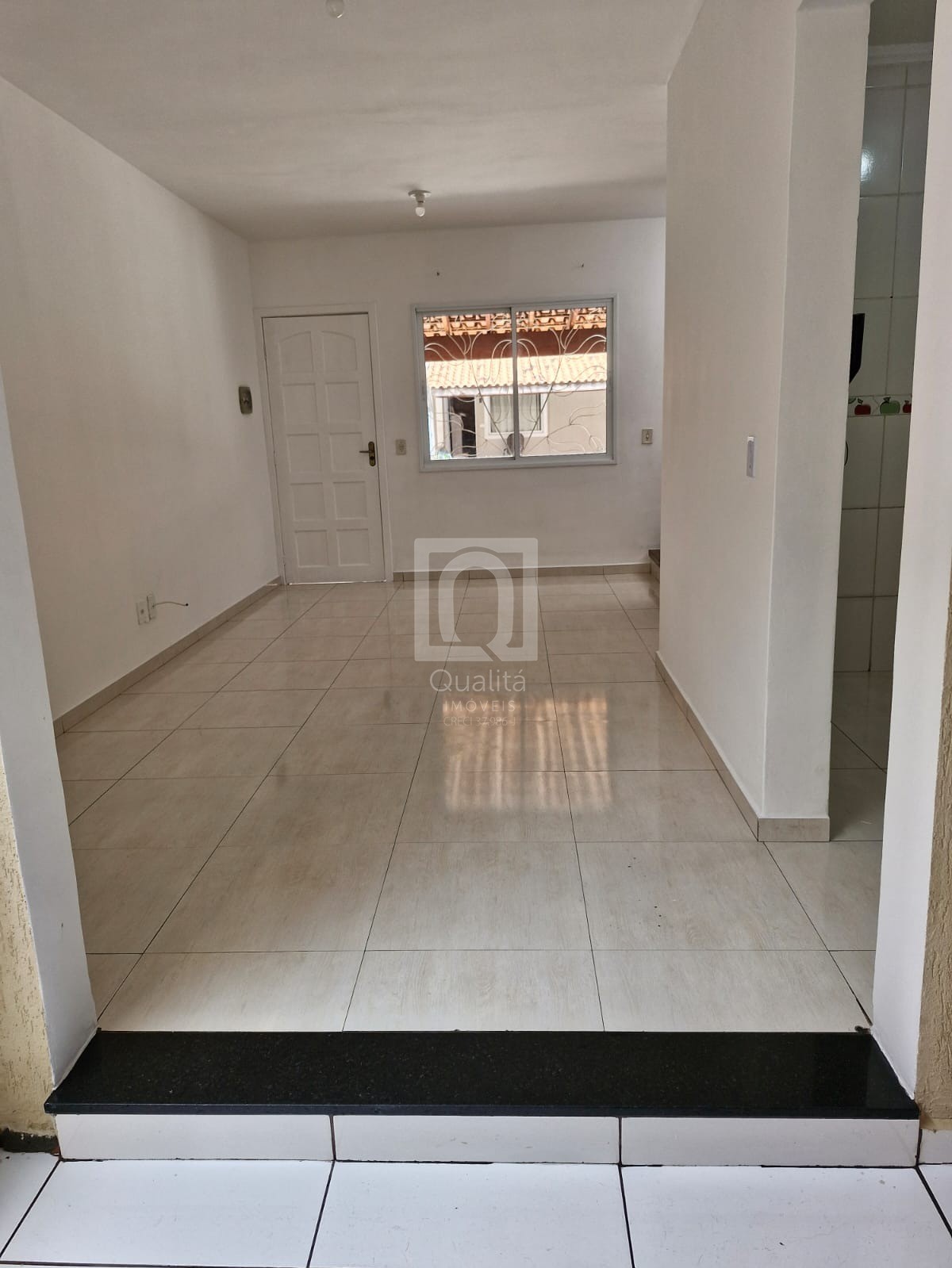Casa de Condomínio à venda com 2 quartos, 69m² - Foto 2
