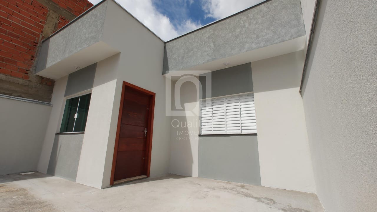 Casa à venda com 2 quartos, 75m² - Foto 1