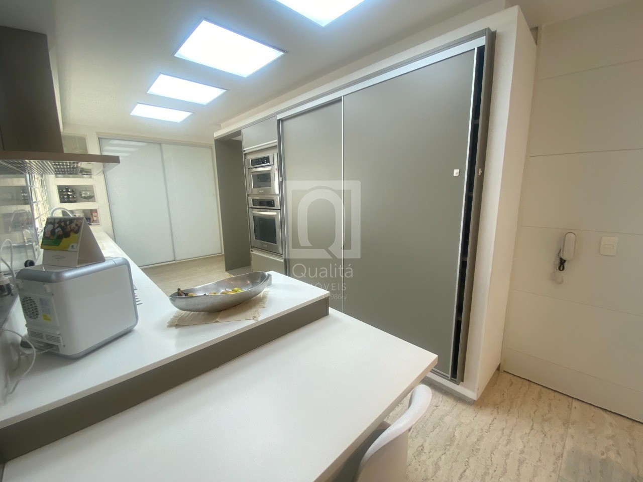 Apartamento à venda com 4 quartos, 247m² - Foto 8