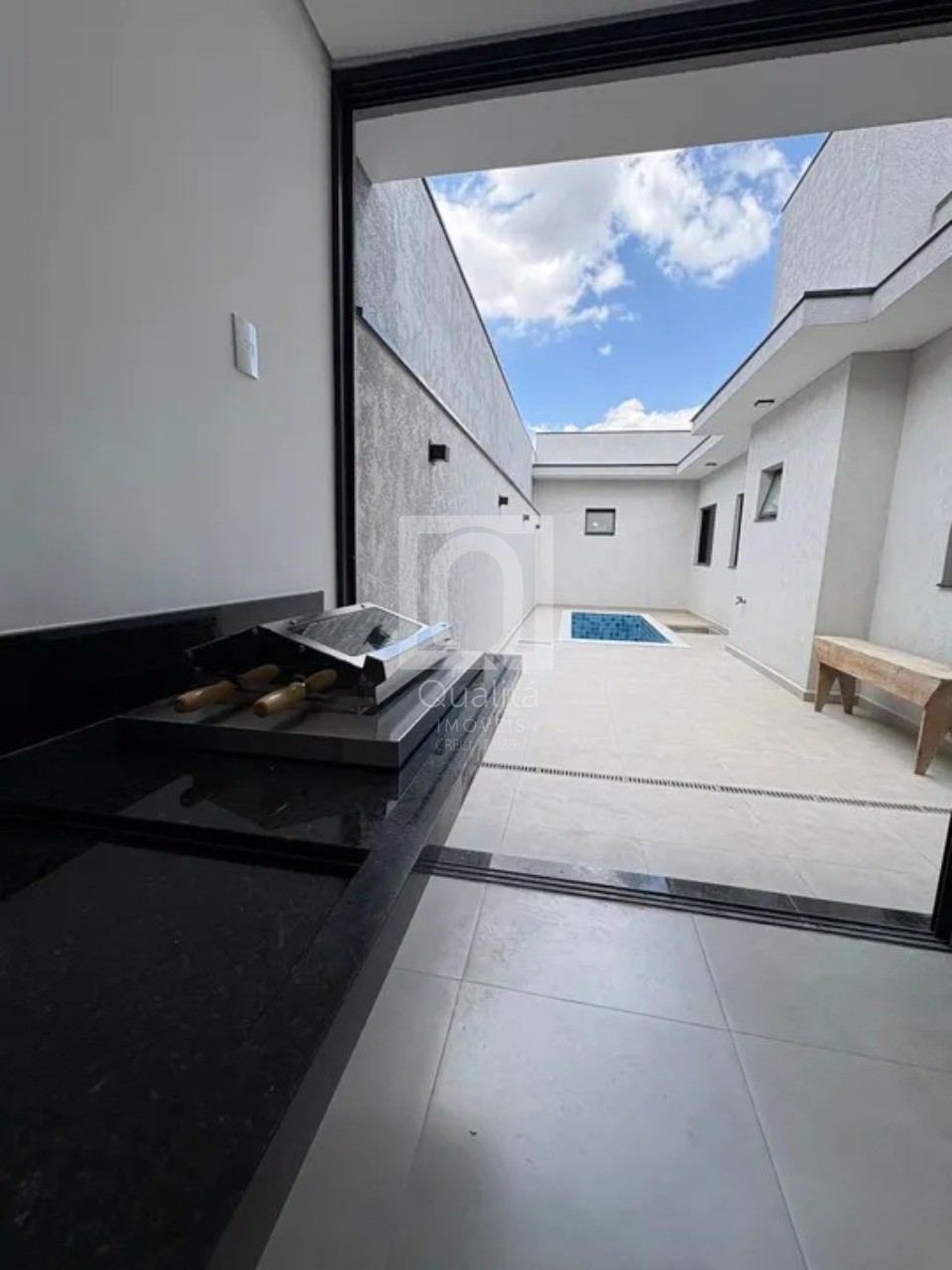 Casa de Condomínio à venda com 3 quartos, 134m² - Foto 2