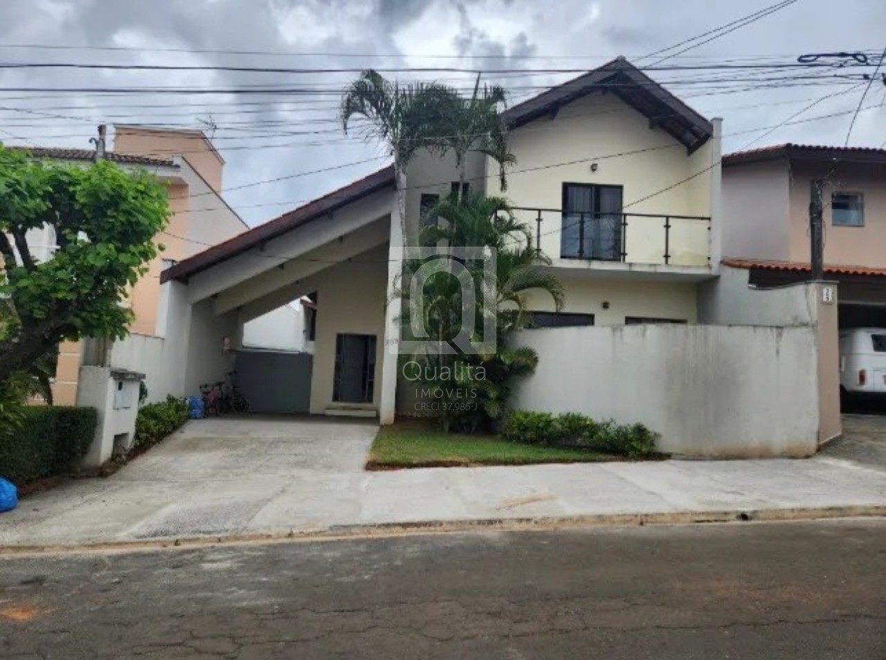 Casa de Condomínio à venda com 3 quartos, 200m² - Foto 1