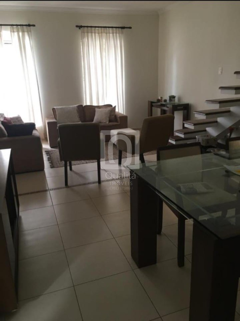 Sobrado à venda com 5 quartos, 250m² - Foto 2