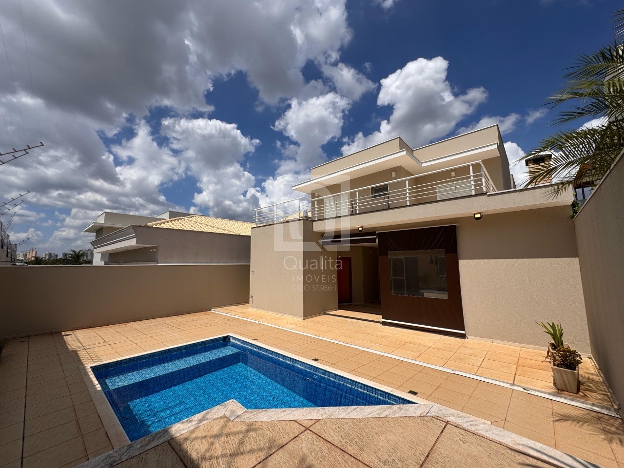 Casa de Condomínio à venda com 6 quartos, 296m² - Foto 2