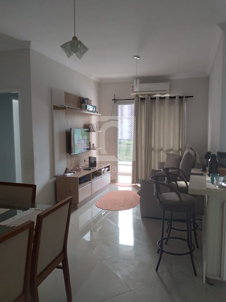Apartamento à venda com 2 quartos, 65m² - Foto 1