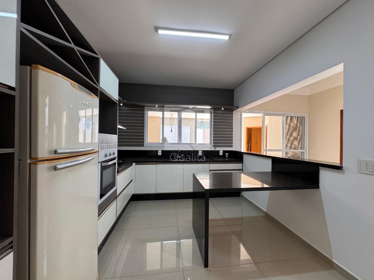 Casa de Condomínio à venda com 6 quartos, 296m² - Foto 8