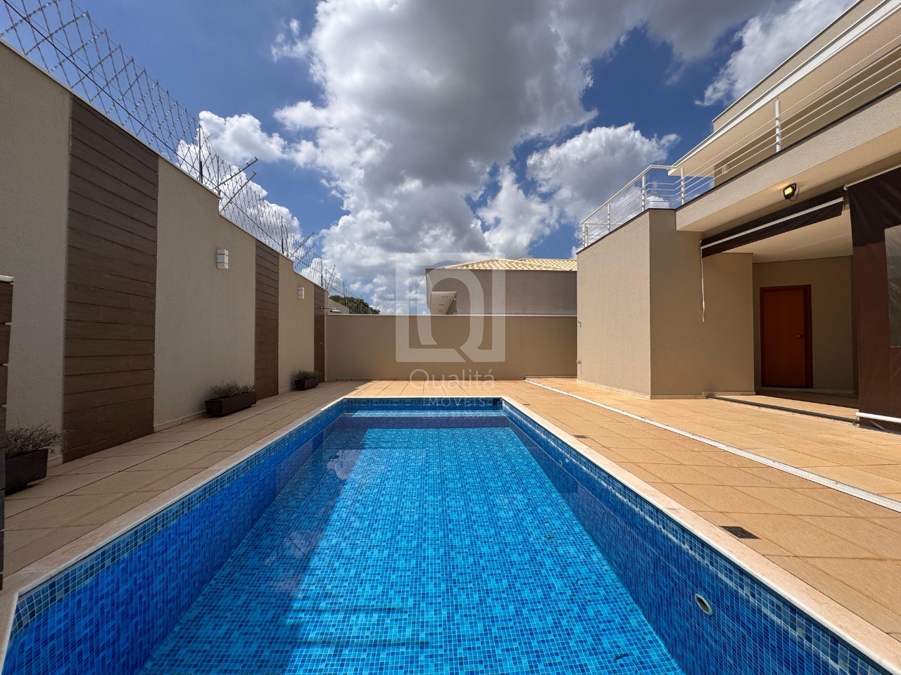 Casa de Condomínio à venda com 6 quartos, 296m² - Foto 3