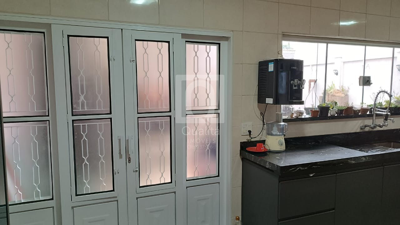 Casa, 3 quartos, 258 m² - Foto 2