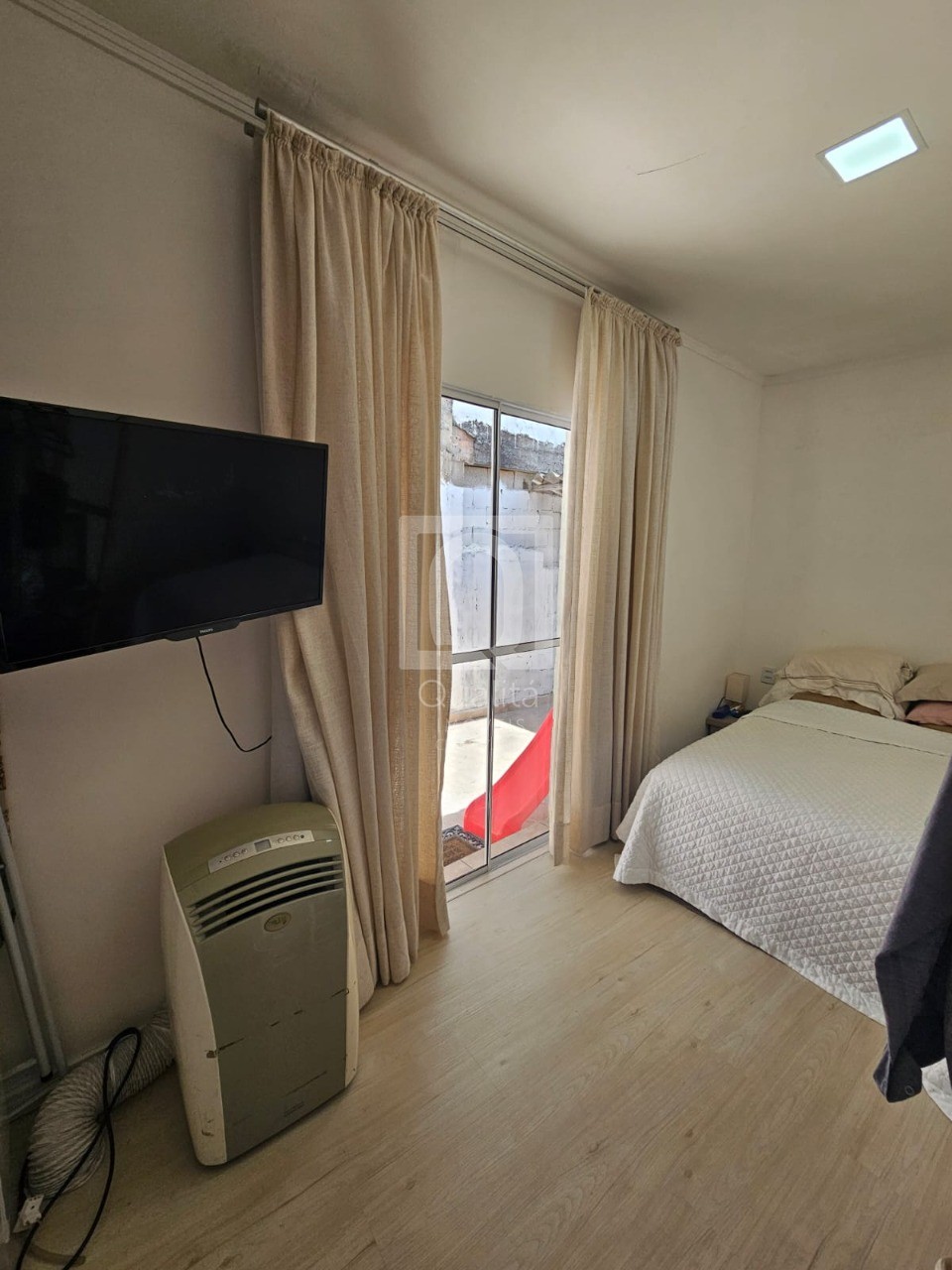 Casa à venda com 2 quartos, 125m² - Foto 1