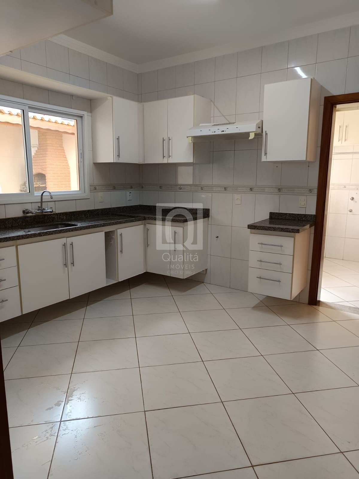 Casa de Condomínio à venda com 3 quartos, 300m² - Foto 8
