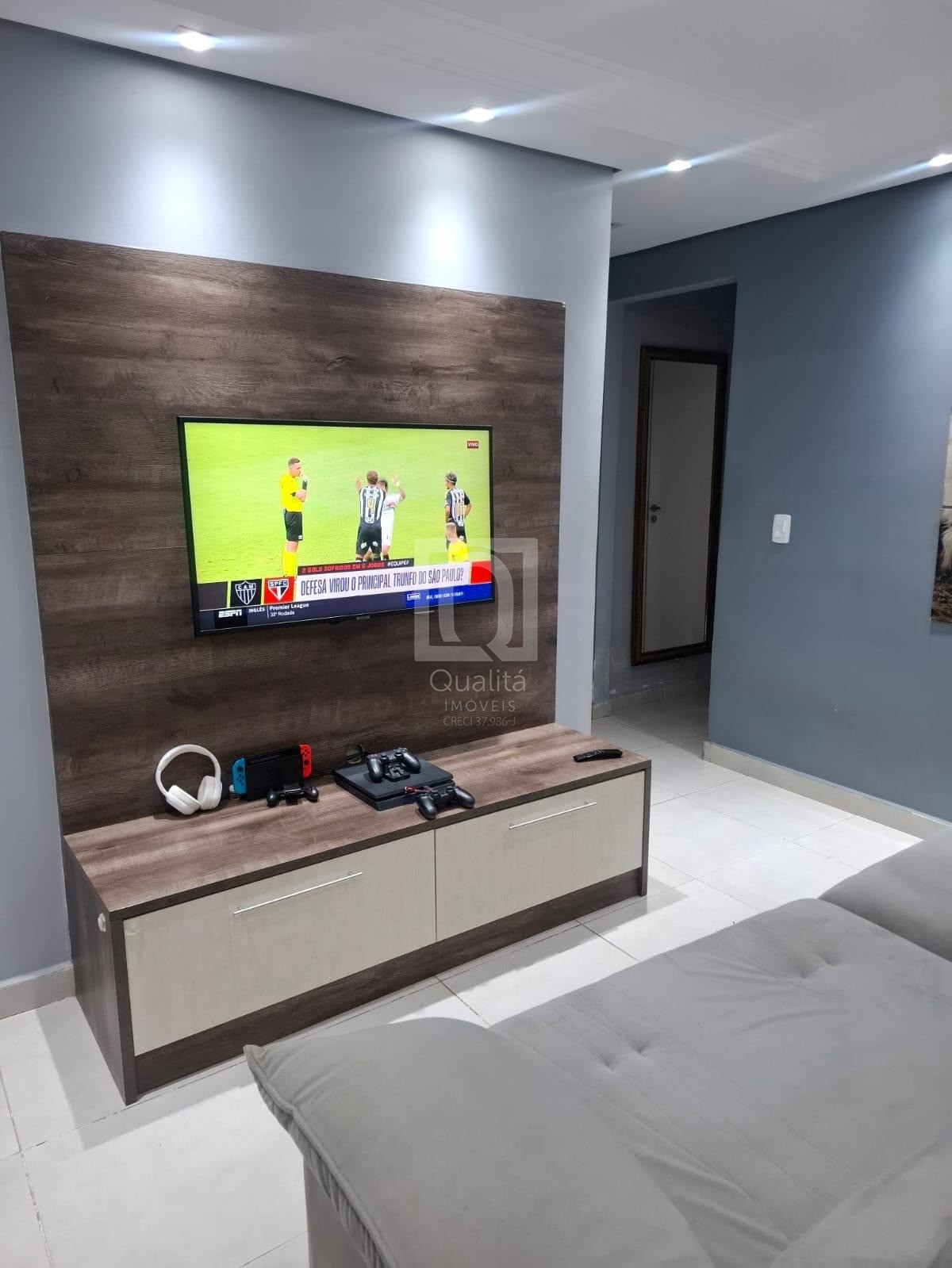 Casa de Condomínio à venda com 3 quartos, 210m² - Foto 2