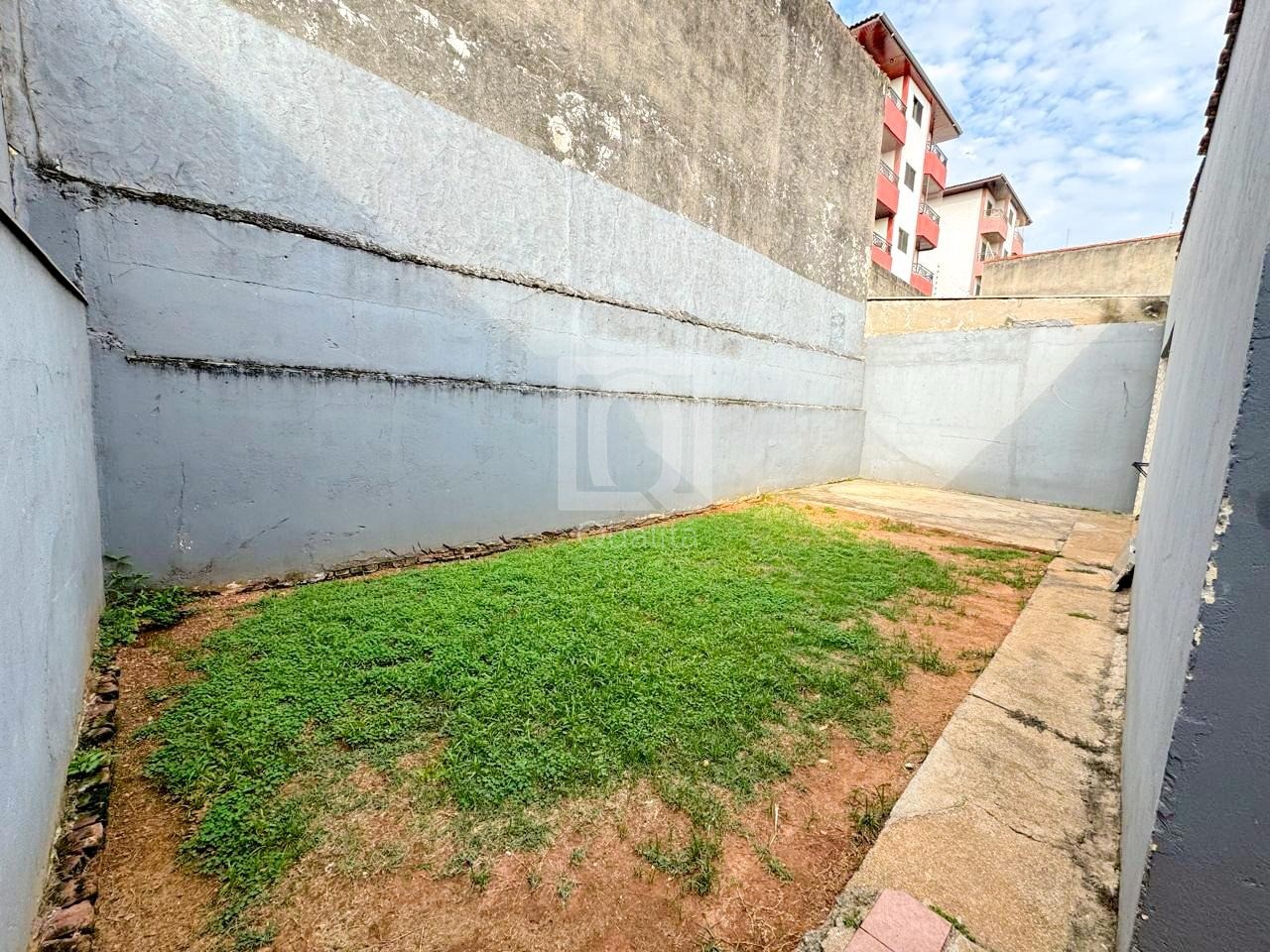 Casa à venda com 3 quartos, 360m² - Foto 26