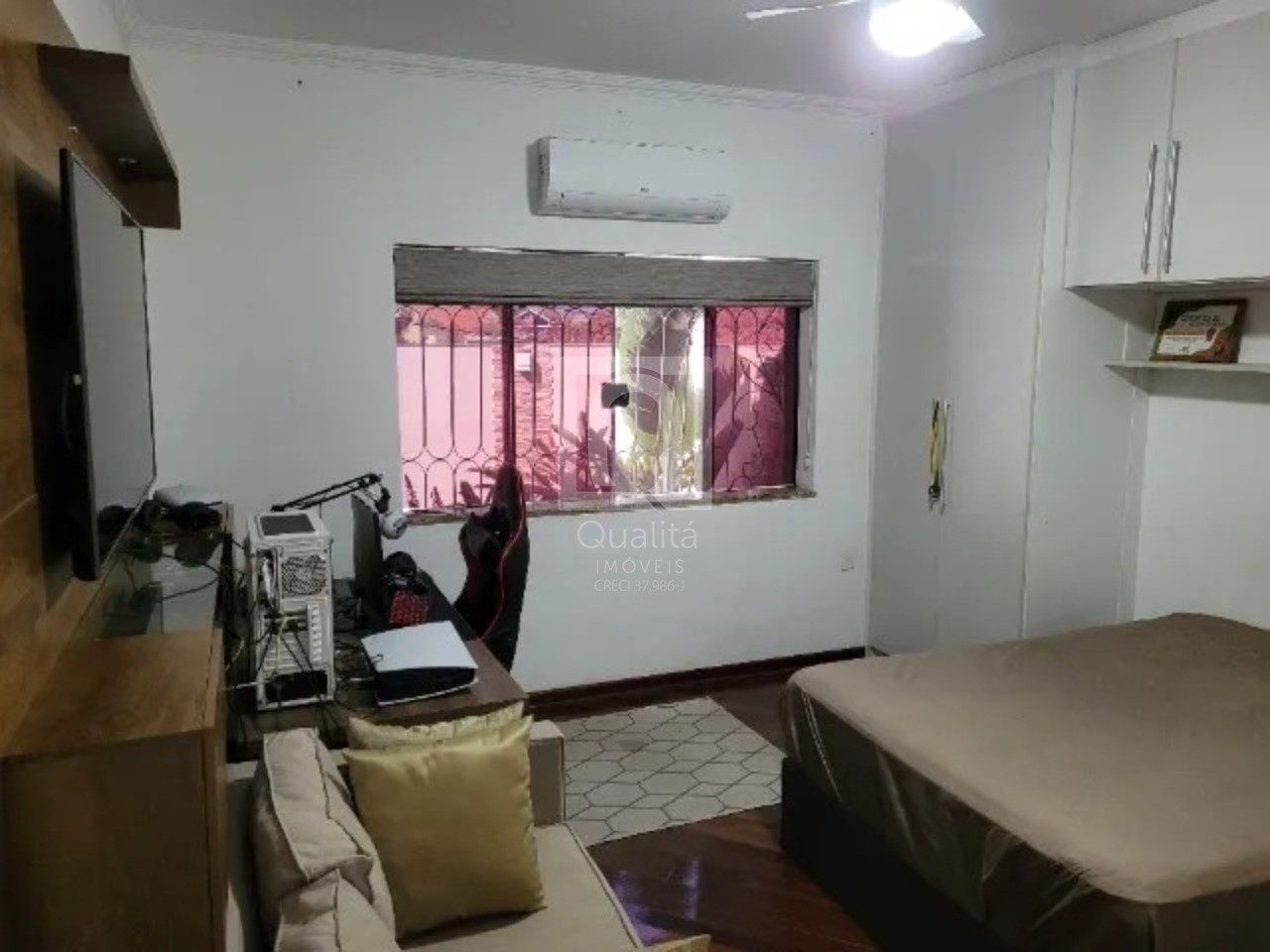 Casa à venda com 3 quartos, 220m² - Foto 8