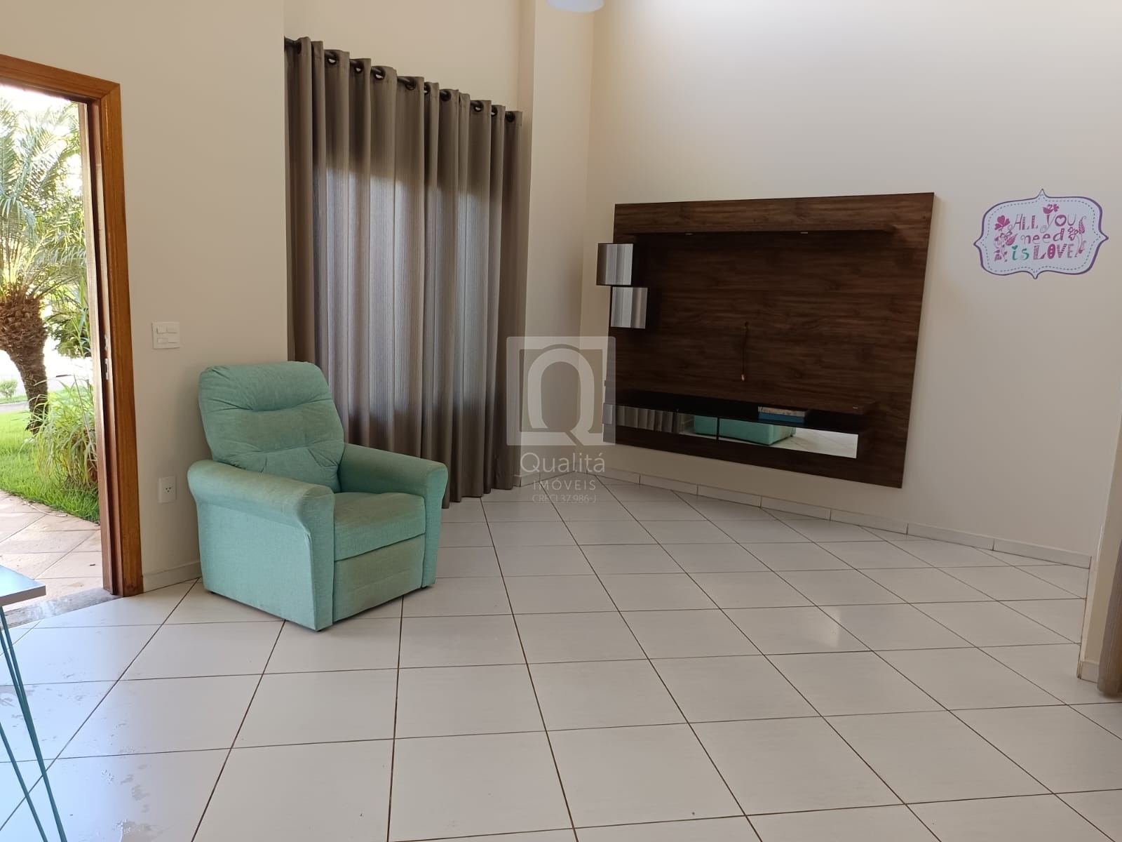 Casa de Condomínio à venda com 3 quartos, 300m² - Foto 2