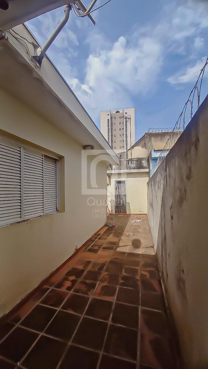 Casa à venda com 3 quartos, 216m² - Foto 14
