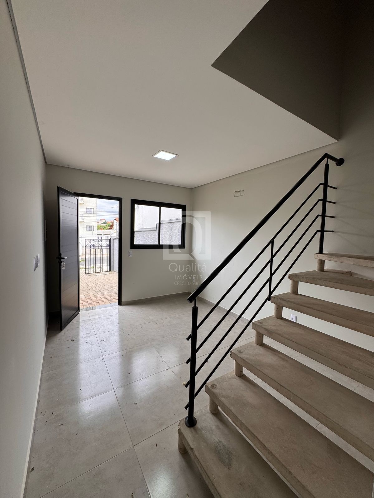 Sobrado à venda com 2 quartos, 62m² - Foto 1