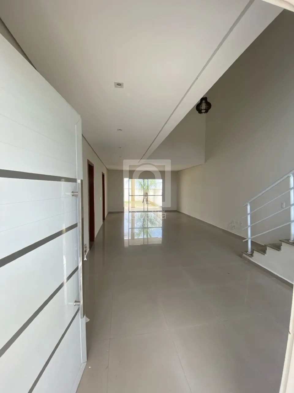 Casa de Condomínio à venda e aluguel com 3 quartos, 200m² - Foto 1