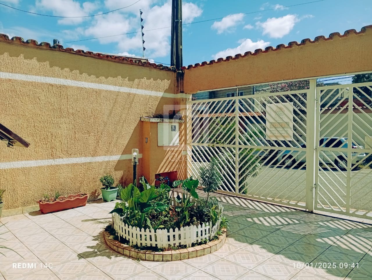 Casa à venda com 4 quartos, 118m² - Foto 1
